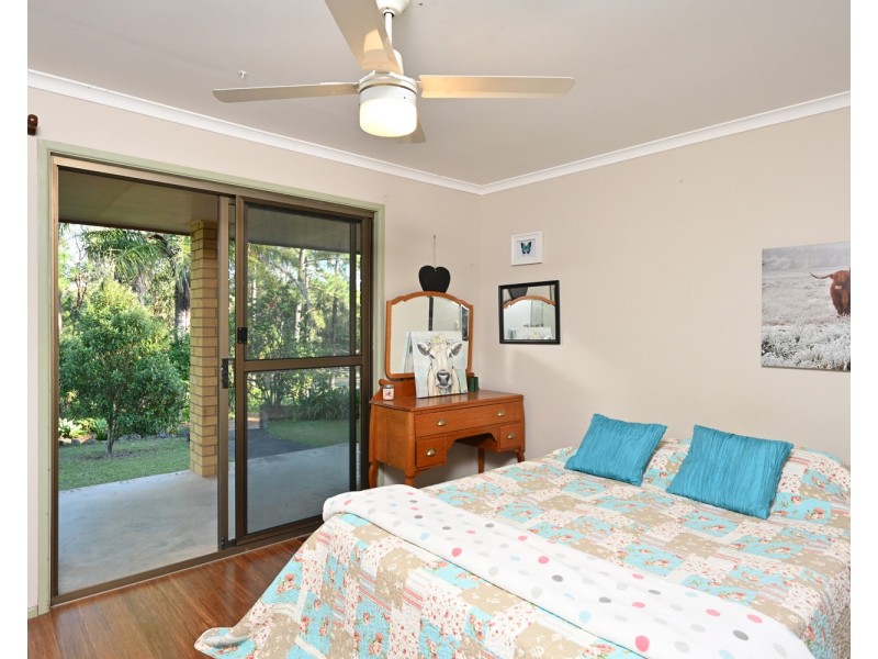 62 Giles Road, Redland Bay QLD 4165