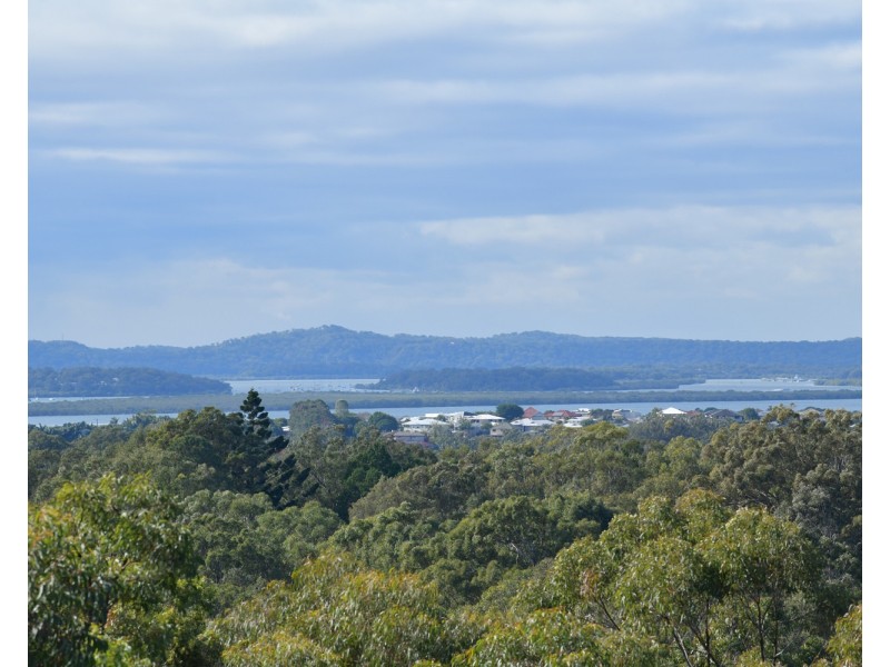 62 Giles Road, Redland Bay QLD 4165