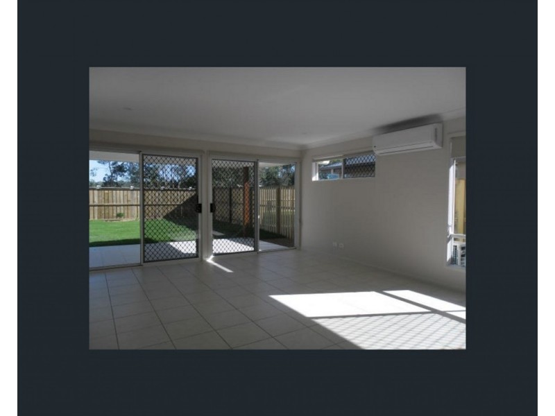 18 Wicker Road, Park Ridge QLD 4125