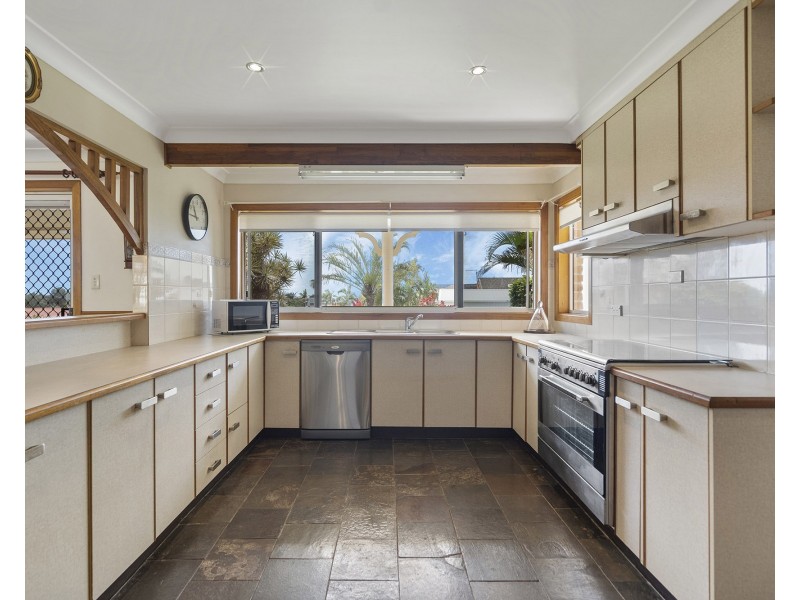 6 Canaipa Court, Victoria Point QLD 4165