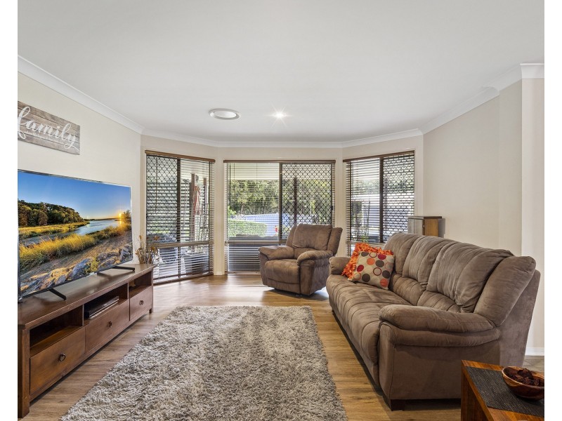 17 Malcomia Street, Redland Bay QLD 4165