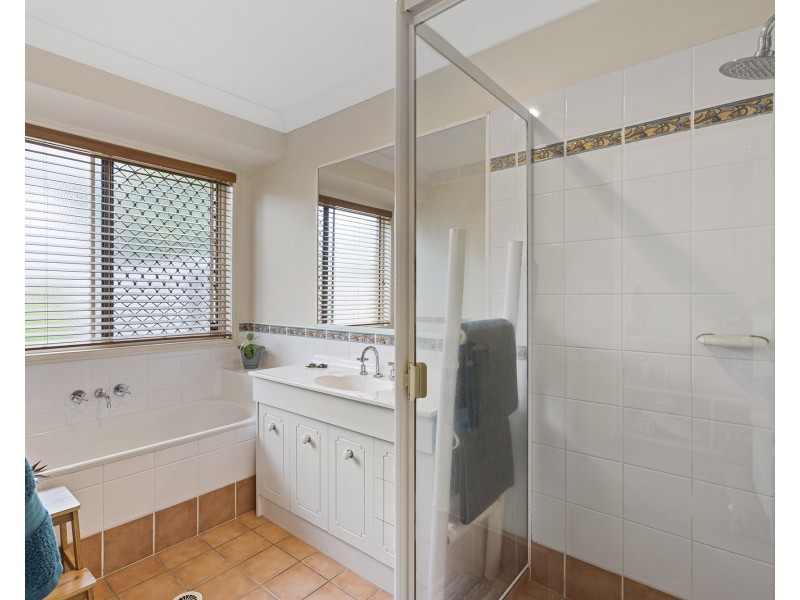 17 Malcomia Street, Redland Bay QLD 4165