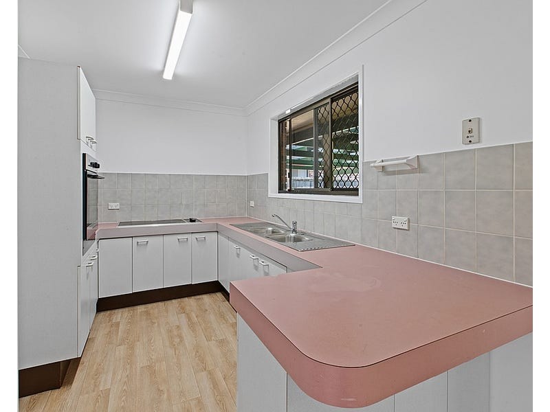 37 Macfarlan Street, Birkdale QLD 4159