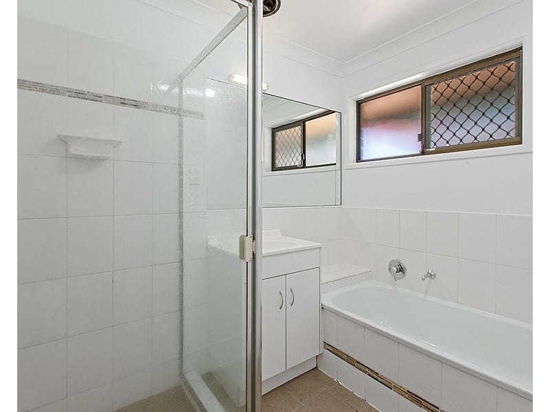 37 Macfarlan Street, Birkdale QLD 4159
