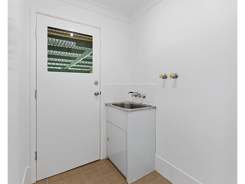 37 Macfarlan Street, Birkdale QLD 4159