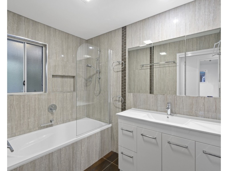 16 Kinross Road, Thornlands QLD 4164