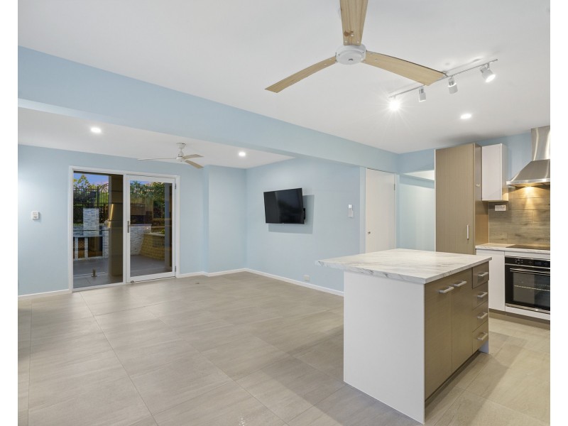 16 Kinross Road, Thornlands QLD 4164