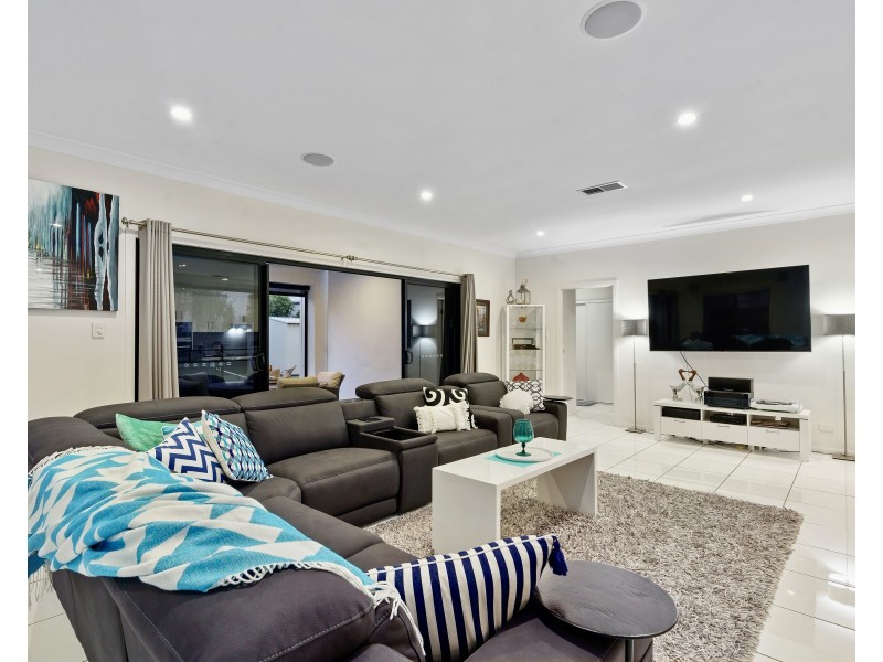 4 Seaspray Street, Thornlands QLD 4164