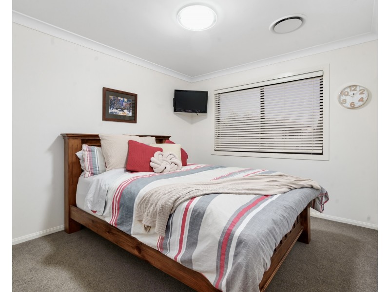 4 Seaspray Street, Thornlands QLD 4164