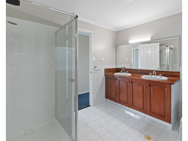 33 Seacrest Court, Raby Bay QLD 4163