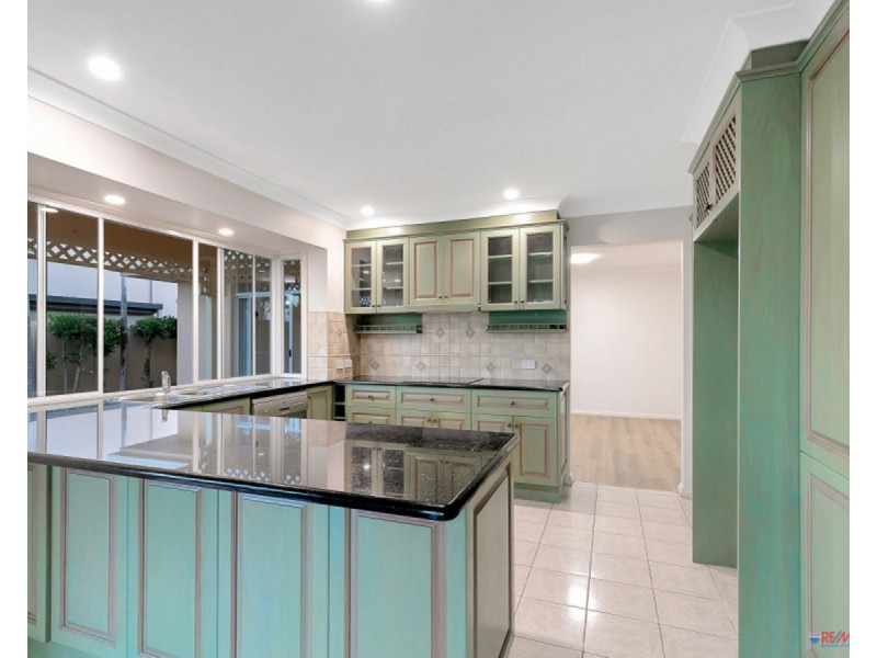 5/16 Anchorage Drive, Raby Bay QLD 4163