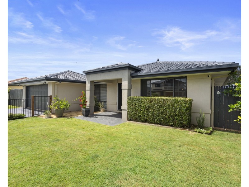 14 Moores Road, Redland Bay QLD 4165