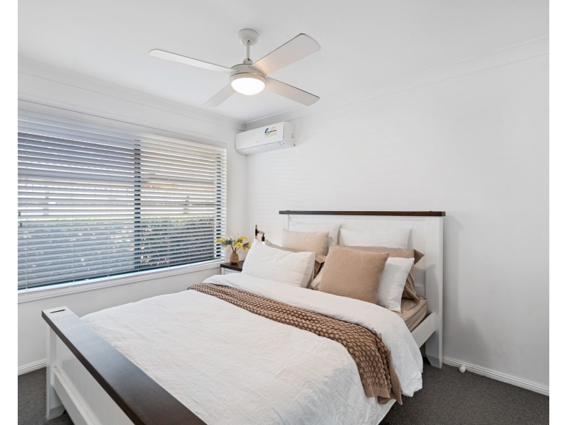 14 Moores Road, Redland Bay QLD 4165