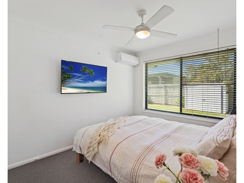 14 Moores Road, Redland Bay QLD 4165