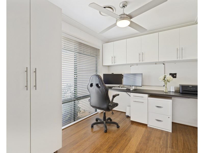 14 Moores Road, Redland Bay QLD 4165