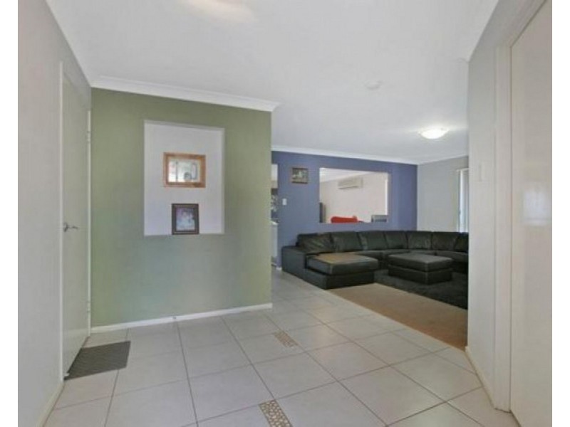 5 Shaw Place, Redland Bay QLD 4165