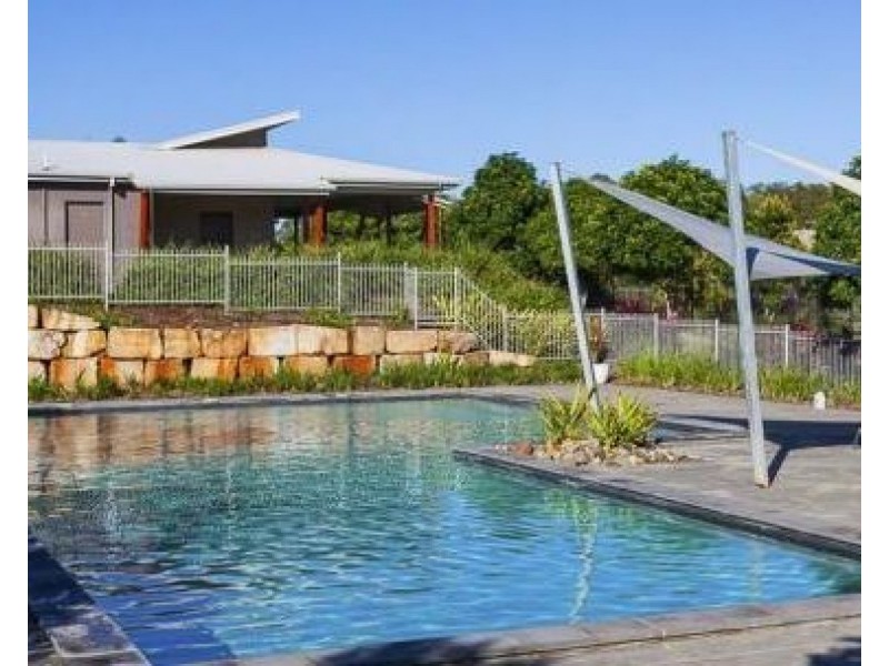 5 Shaw Place, Redland Bay QLD 4165