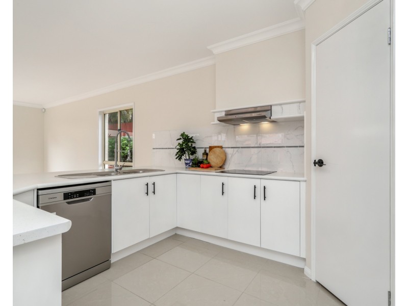 54 The Boulevard, Redland Bay QLD 4165