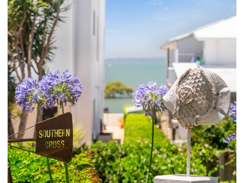 26 Gray Street, Redland Bay QLD 4165