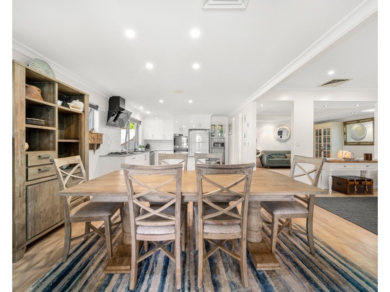 26 Gray Street, Redland Bay QLD 4165