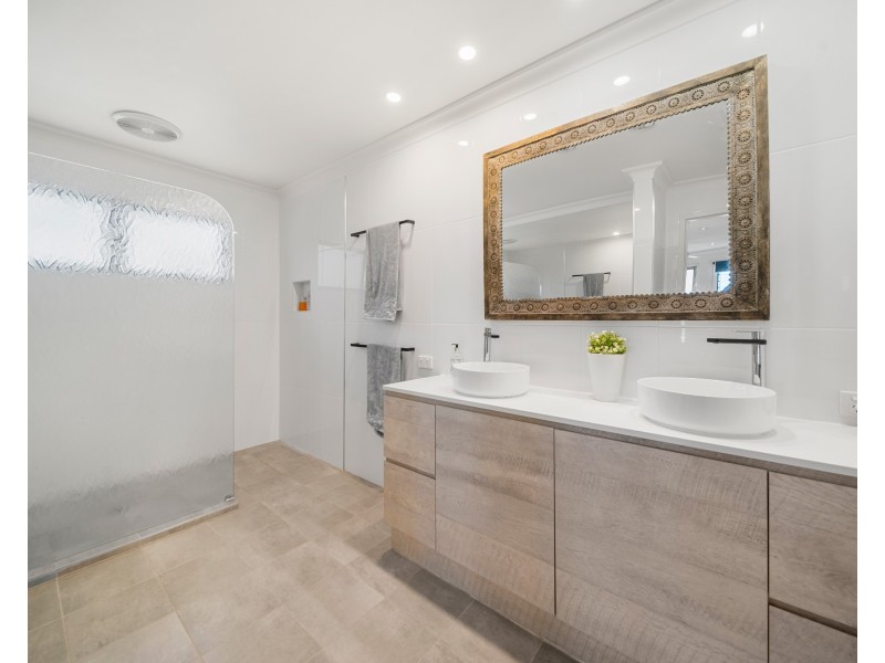 26 Gray Street, Redland Bay QLD 4165