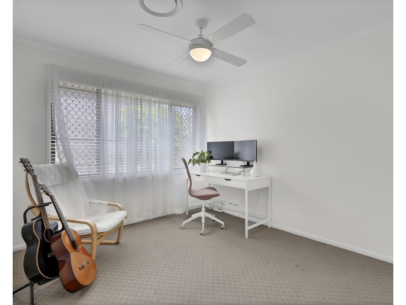 5 Kimbolton Drive, Redland Bay QLD 4165