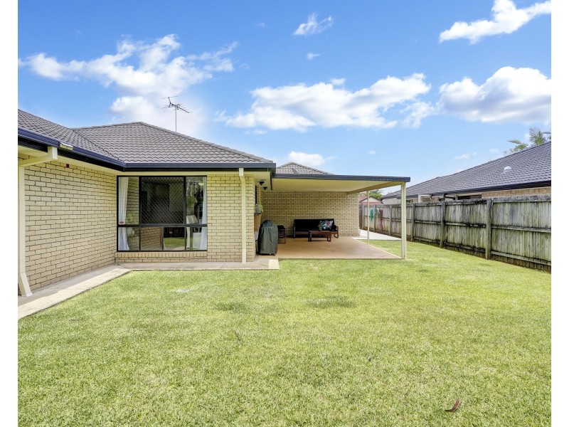 5 Kimbolton Drive, Redland Bay QLD 4165