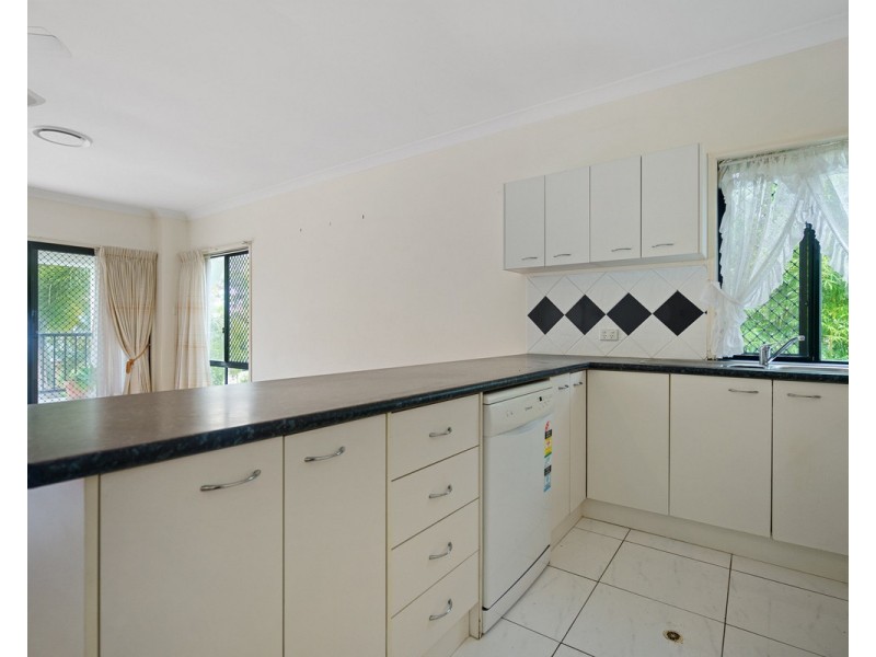 32 Sandy Cove Place, Redland Bay QLD 4165