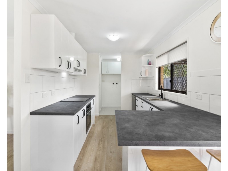 3 Terrier Court, Redland Bay QLD 4165