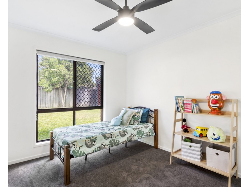 3 Terrier Court, Redland Bay QLD 4165