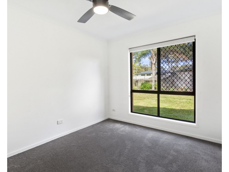3 Terrier Court, Redland Bay QLD 4165
