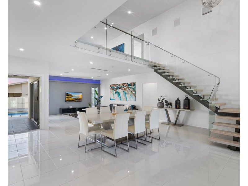 8 Nadine Crescent, Thornlands QLD 4164