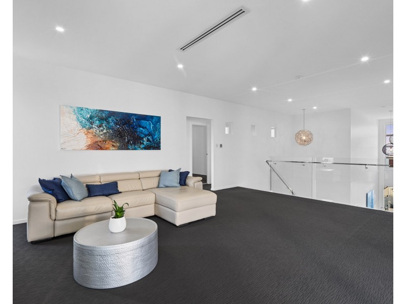 8 Nadine Crescent, Thornlands QLD 4164