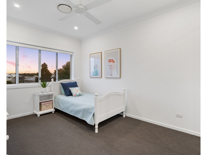 8 Nadine Crescent, Thornlands QLD 4164