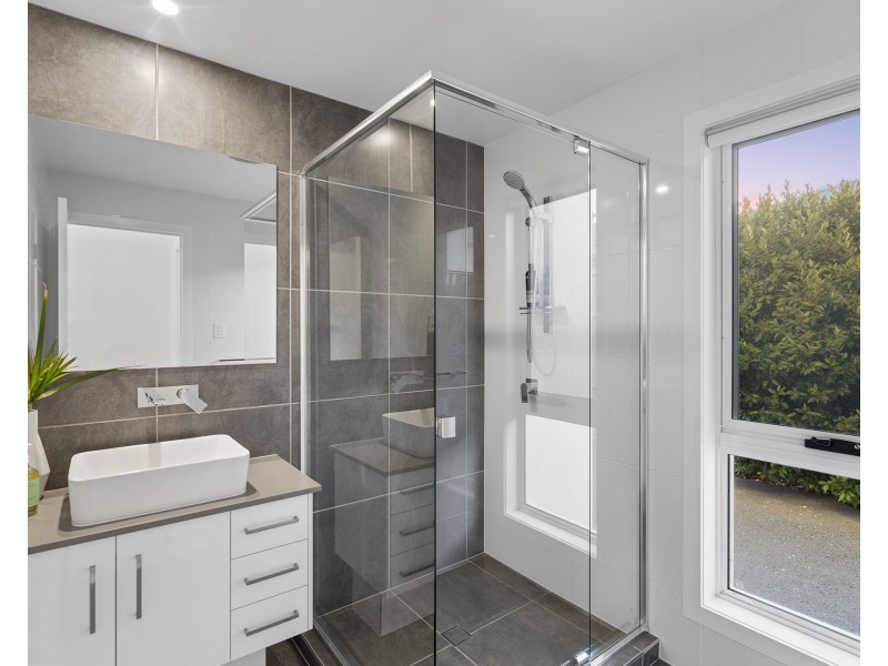 8 Nadine Crescent, Thornlands QLD 4164