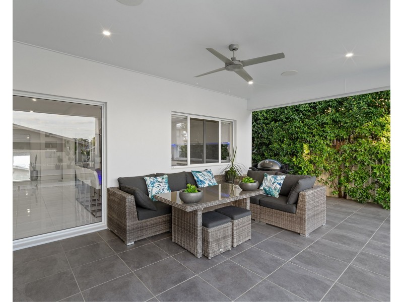 8 Nadine Crescent, Thornlands QLD 4164