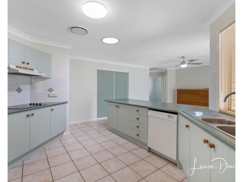 8 Anthony Street, Victoria Point QLD 4165