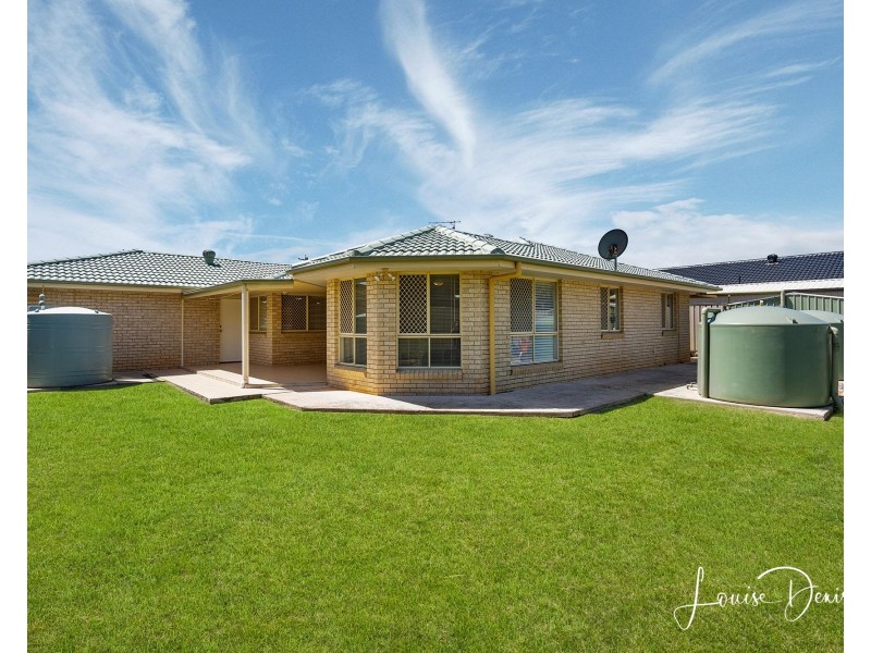 8 Anthony Street, Victoria Point QLD 4165