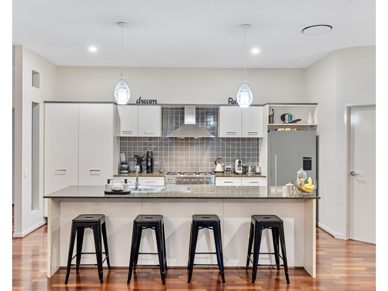 17 Whitby Place, Thornlands QLD 4164