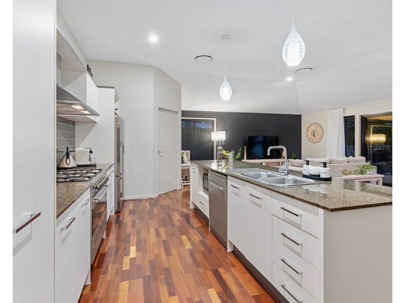 17 Whitby Place, Thornlands QLD 4164