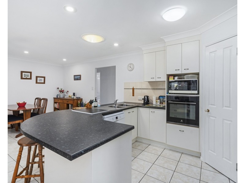 7 Parker Court, Wakerley QLD 4154