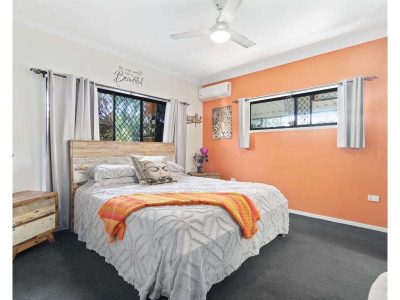18 Binya Street, Holland Park QLD 4121