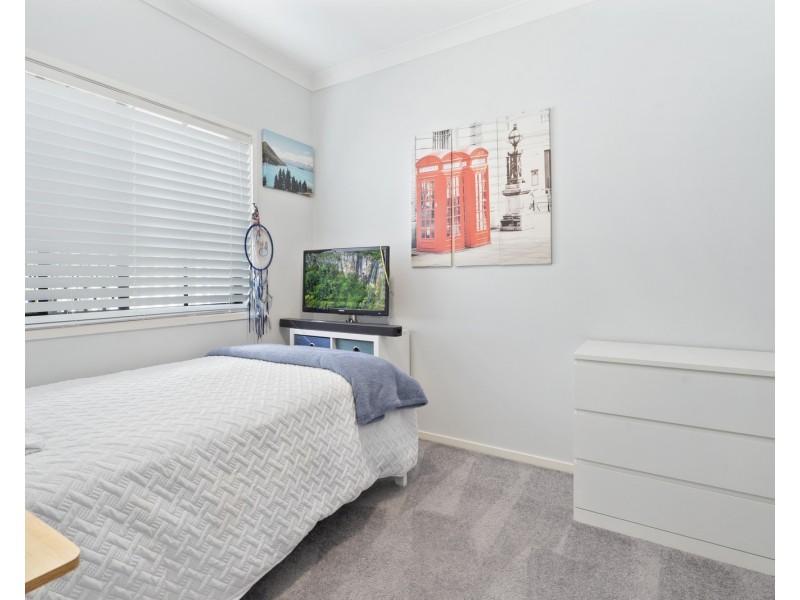 18 Binya Street, Holland Park QLD 4121