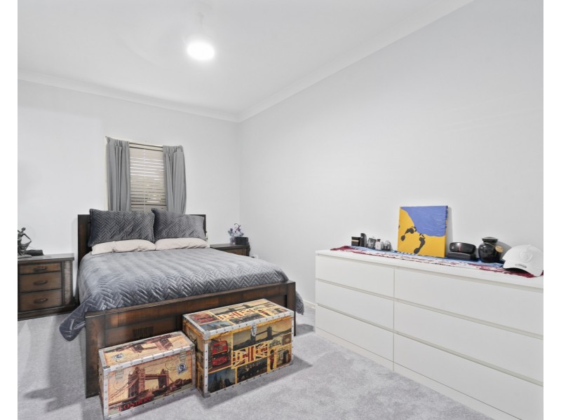 18 Binya Street, Holland Park QLD 4121