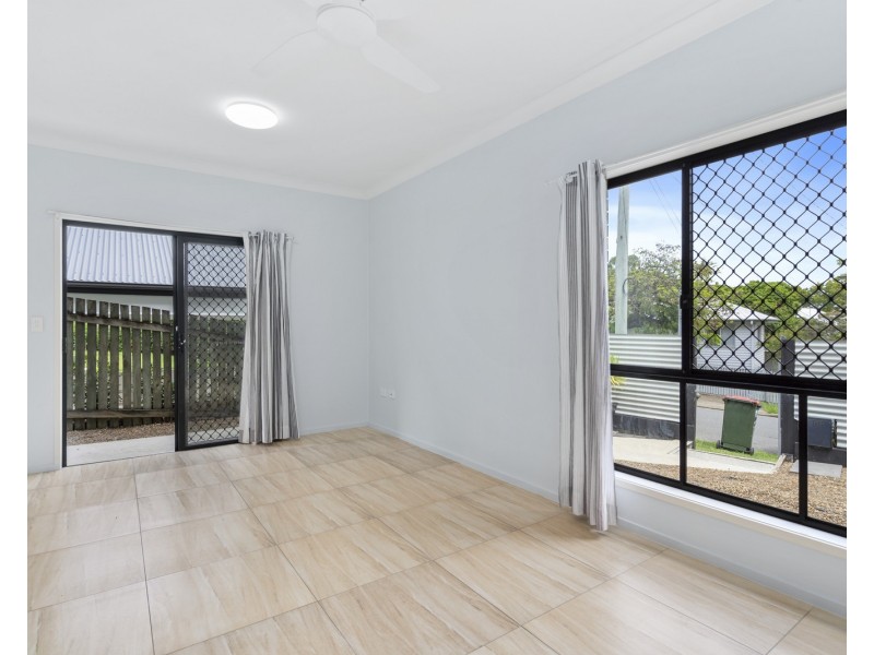 18 Binya Street, Holland Park QLD 4121