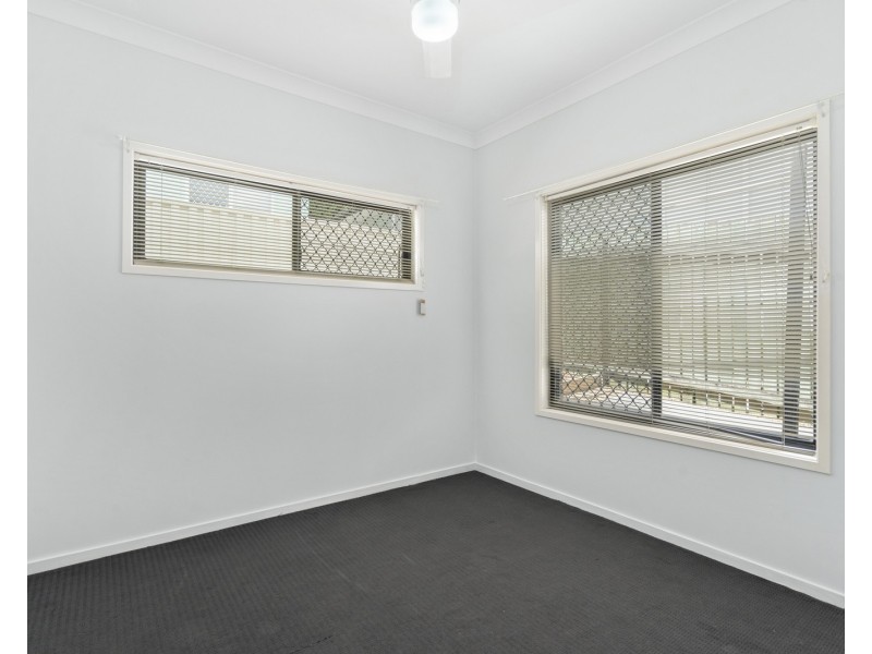 18 Binya Street, Holland Park QLD 4121