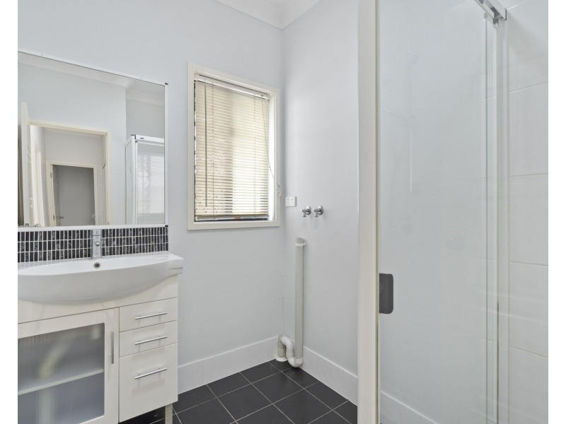 18 Binya Street, Holland Park QLD 4121