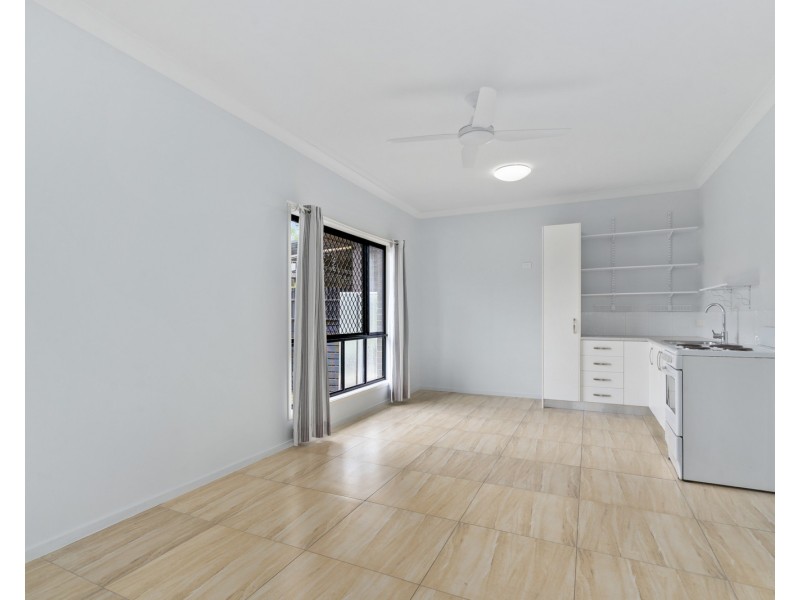 18 Binya Street, Holland Park QLD 4121