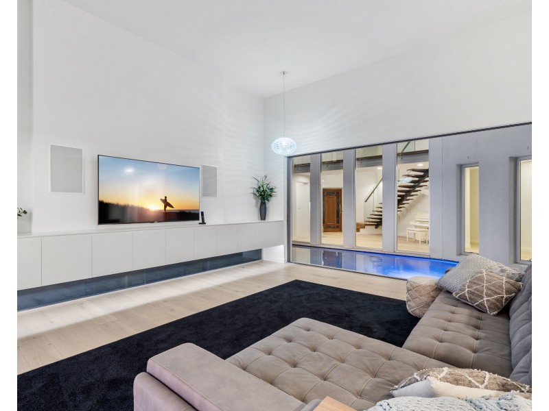 14 Bonaventure Court, Raby Bay QLD 4163
