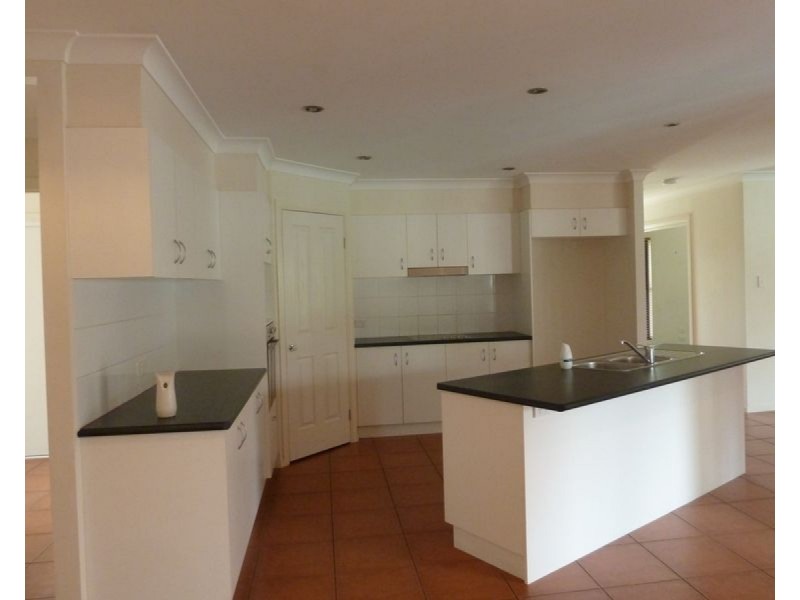 14 Foote Street, Redland Bay QLD 4165